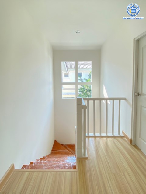 บ้านมือสองตกแต่งใหม่ ม.พฤกษ์ลดา1 บางใหญ่-เซ็นทรัลเวสต์เกต บนเนื้อที่ 50 ตร.ว. ฟังก์ชัน 3 ห้องนอน 2 ห้องน้ำ 2 ที่จอดรถ ทำเลเดินทางสะดวก เชื่อมต่อถ.กาญจนาภิเษก เพียง 10 นาทีถึงรถไฟฟ้าสายสีม่วง "สถานีคลองบางไผ่" ใกล้เซ็นทรัลเวสต์เกต จองเลย!...